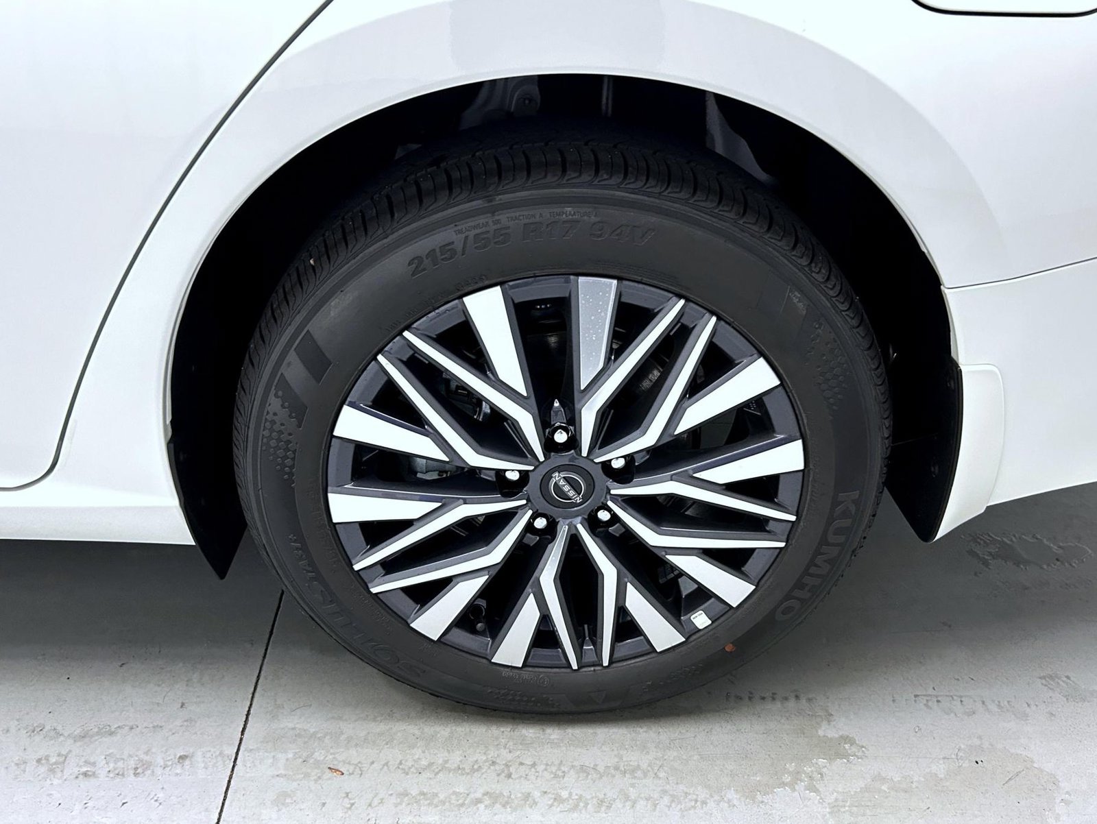 New 2026 Pearl White Nissan 2.5 SV image 23