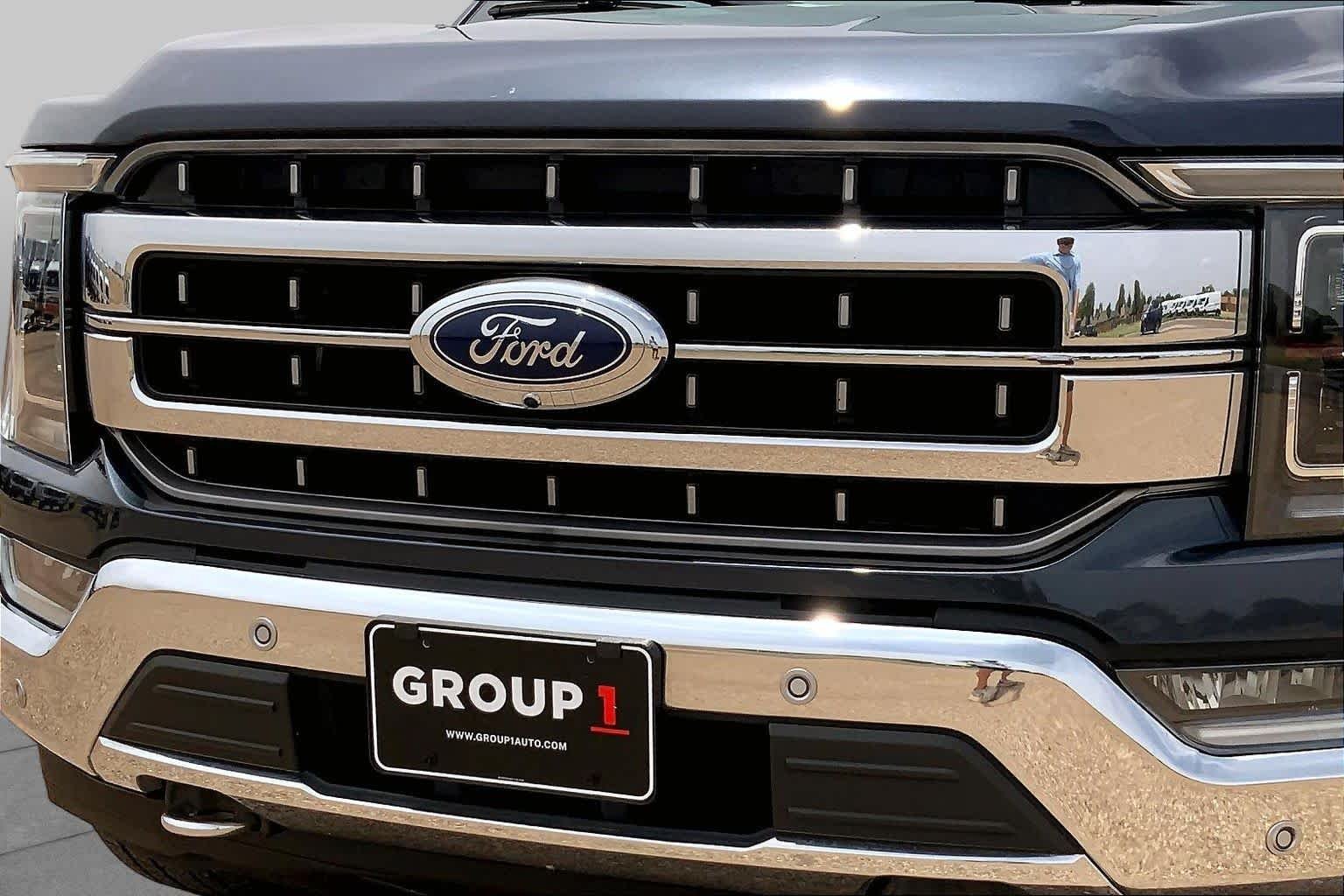 Used 2021 Smoked Quartz Metallic Tinted Clearcoat Ford LARIAT image 30