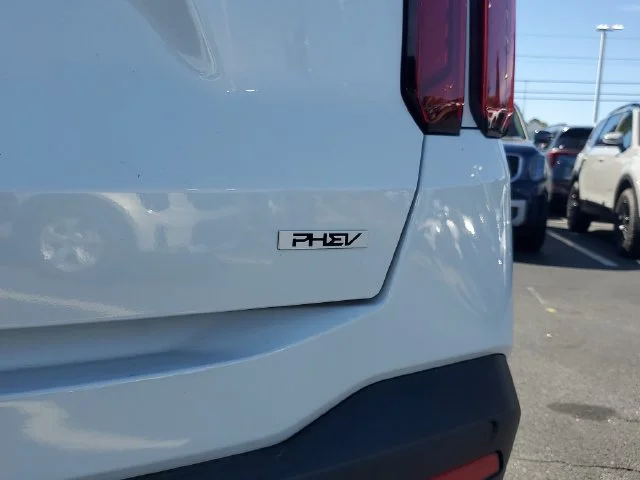 Used 2025 White Kia EX image 8