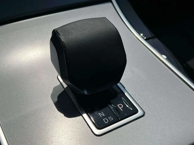 Used 2024 White Land Rover S image 38