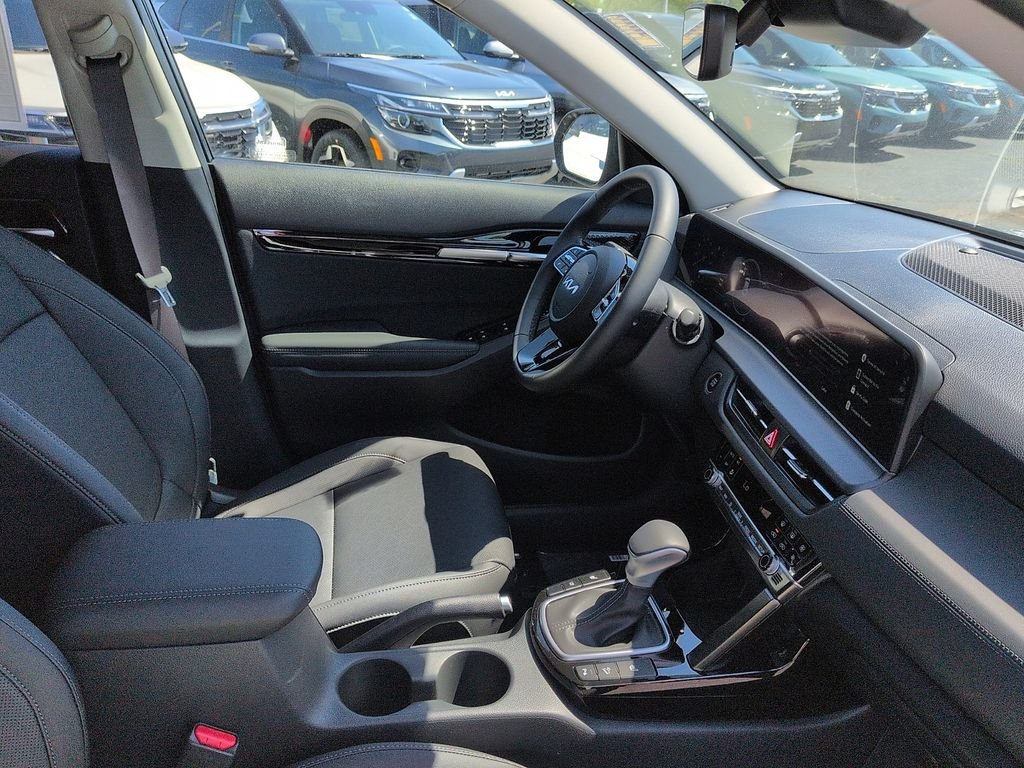 New 2026 Gravity Gray Kia EX image 7