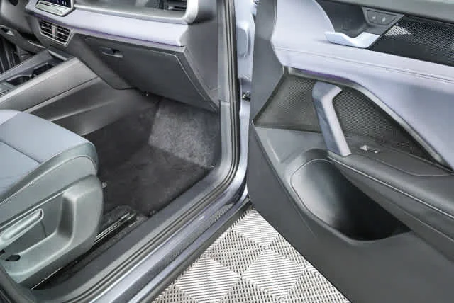 New 2026 Platinum Gray Metallic Volkswagen SE image 24