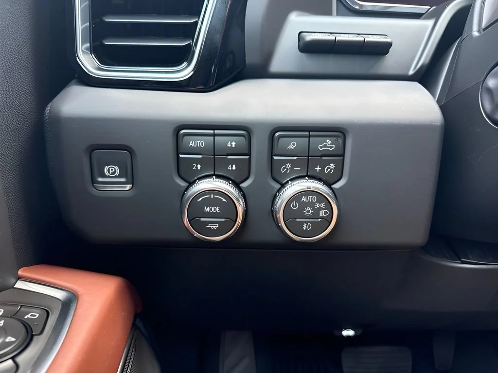 New 2026 Glacier White Tricoat GMC Denali Ultimate image 27