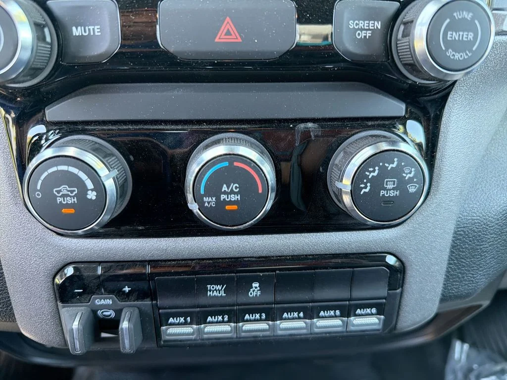 2025 RAM 3500 Chassis Tradesman - Photo 16