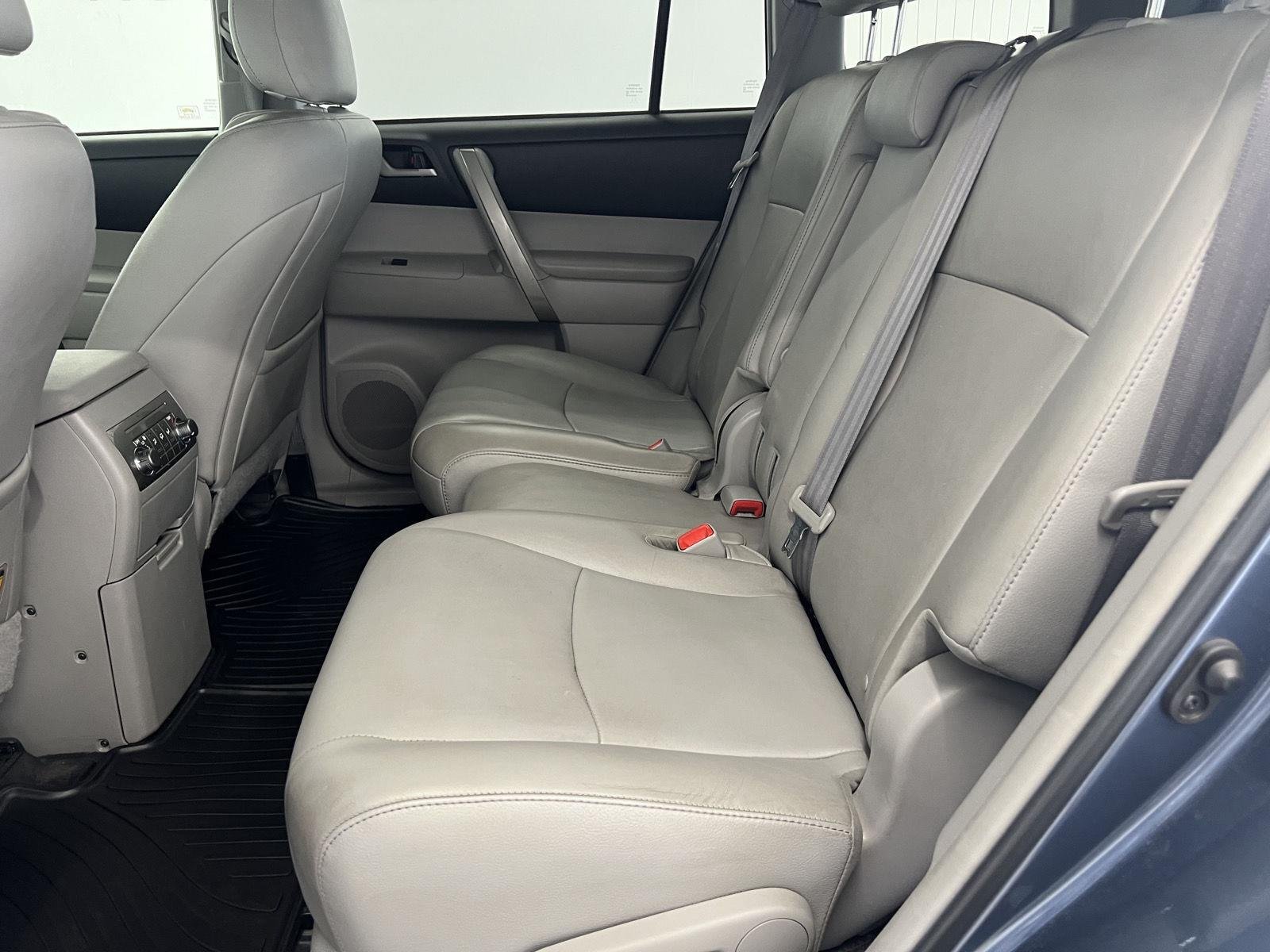 Used 2013 Shoreline Blue Pearl Toyota SE image 29
