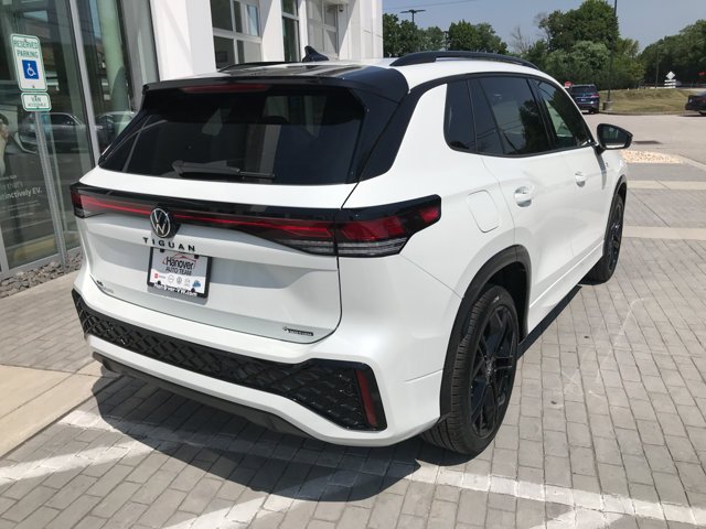 New 2026 Opal White Pearl Volkswagen SE R-Line Black image 8