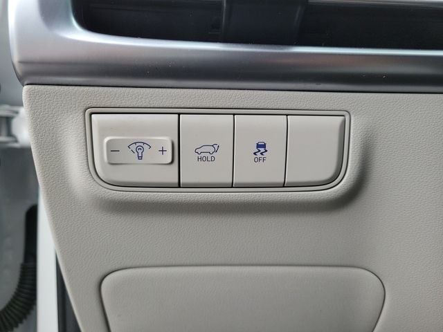 Used 2025 White Hyundai SEL image 20