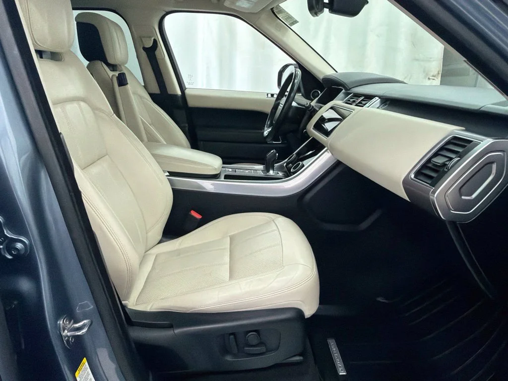 Used 2020 Blue Land Rover HSE image 31