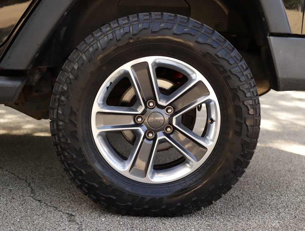 Used 2015 Black Jeep Sport image 29