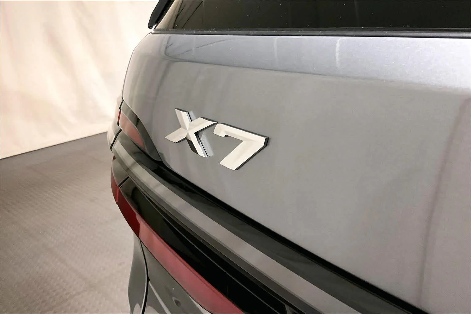 New 2027 Skyscraper Grey Metallic BMW xDrive40i image 6