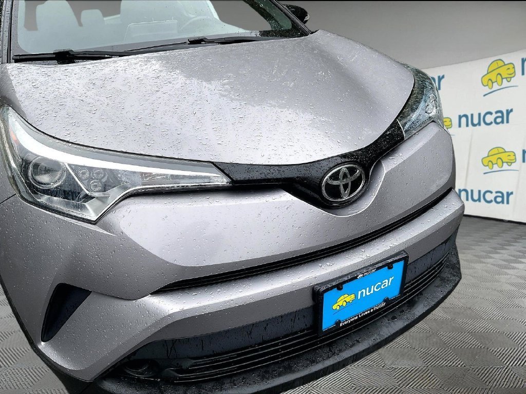 Used 2019 Silver Toyota XLE image 28