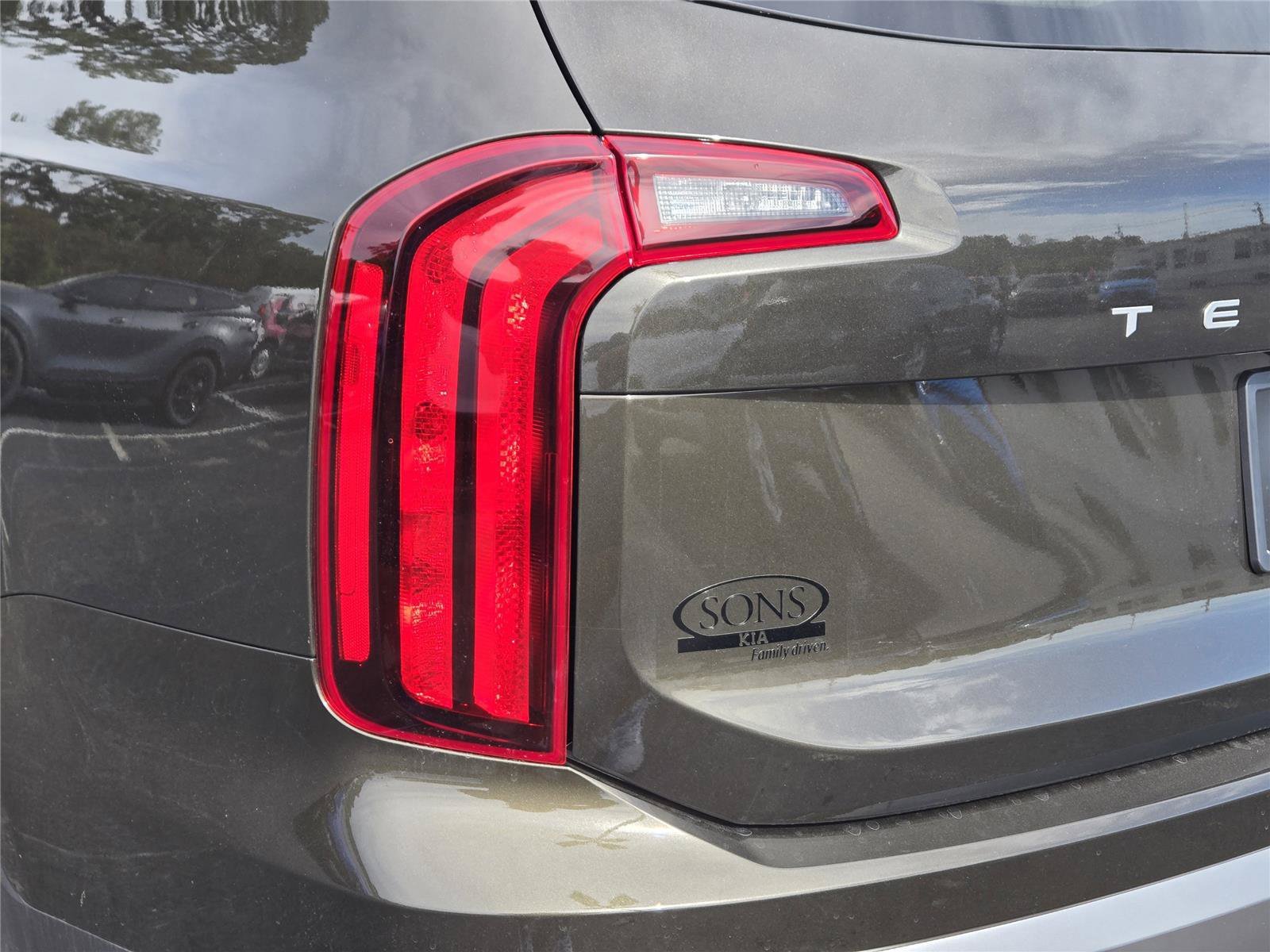 New 2025 Dark Moss Kia S image 10