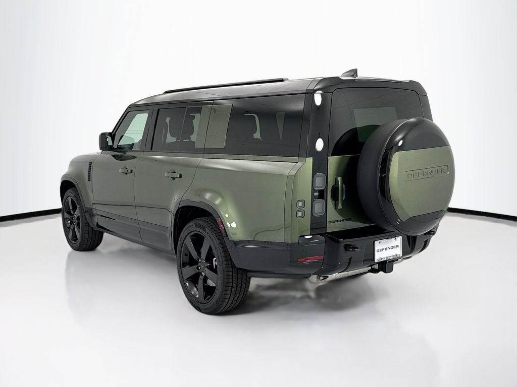 New 2026 Woolstone Green Land Rover X-Dynamic SE image 7
