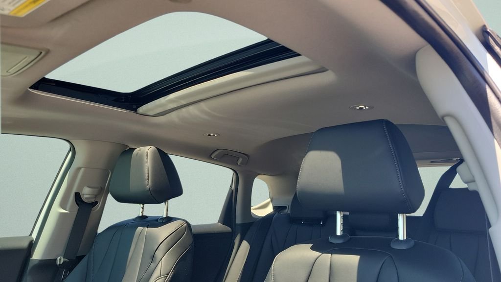 New 2026 Platinum White Pearl Acura Base image 17
