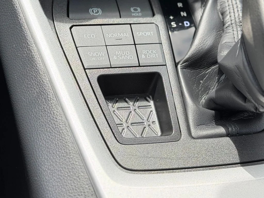 Used 2024 White Toyota XLE image 21