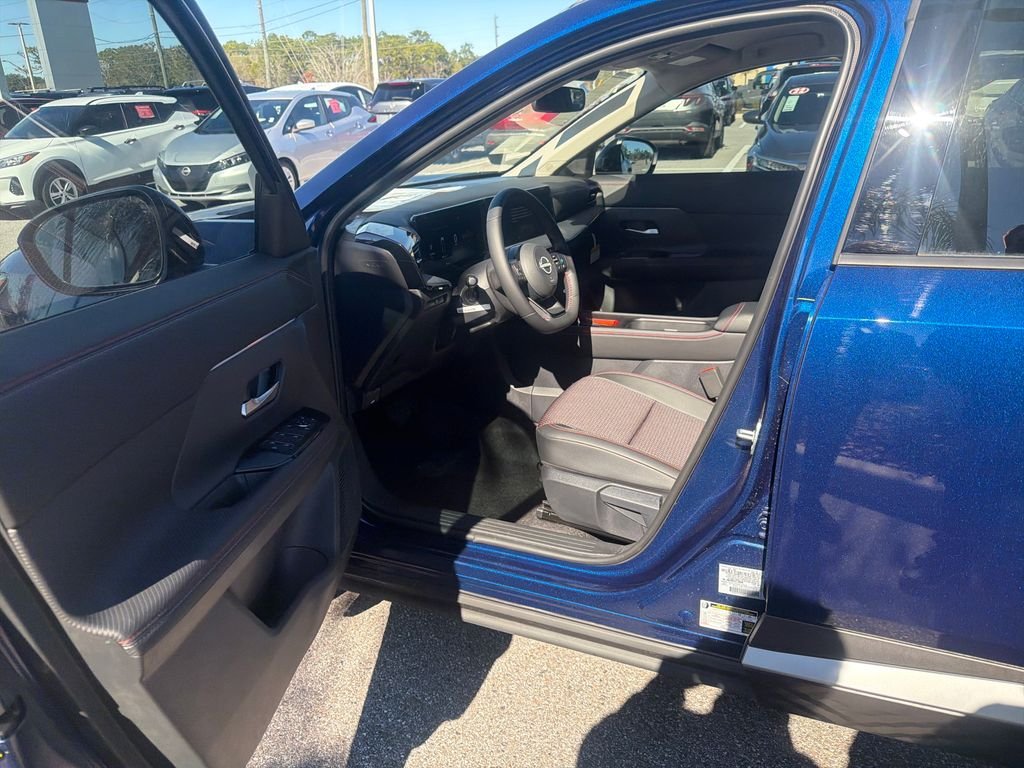 New 2026 Nissan Kicks SR 4D Sport Utility