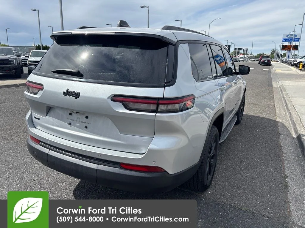 Used 2024 Silver Zynith Jeep Altitude image 12