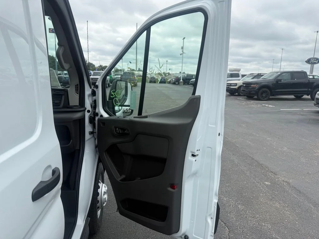 New 2026 Oxford White Ford Cargo Van image 54