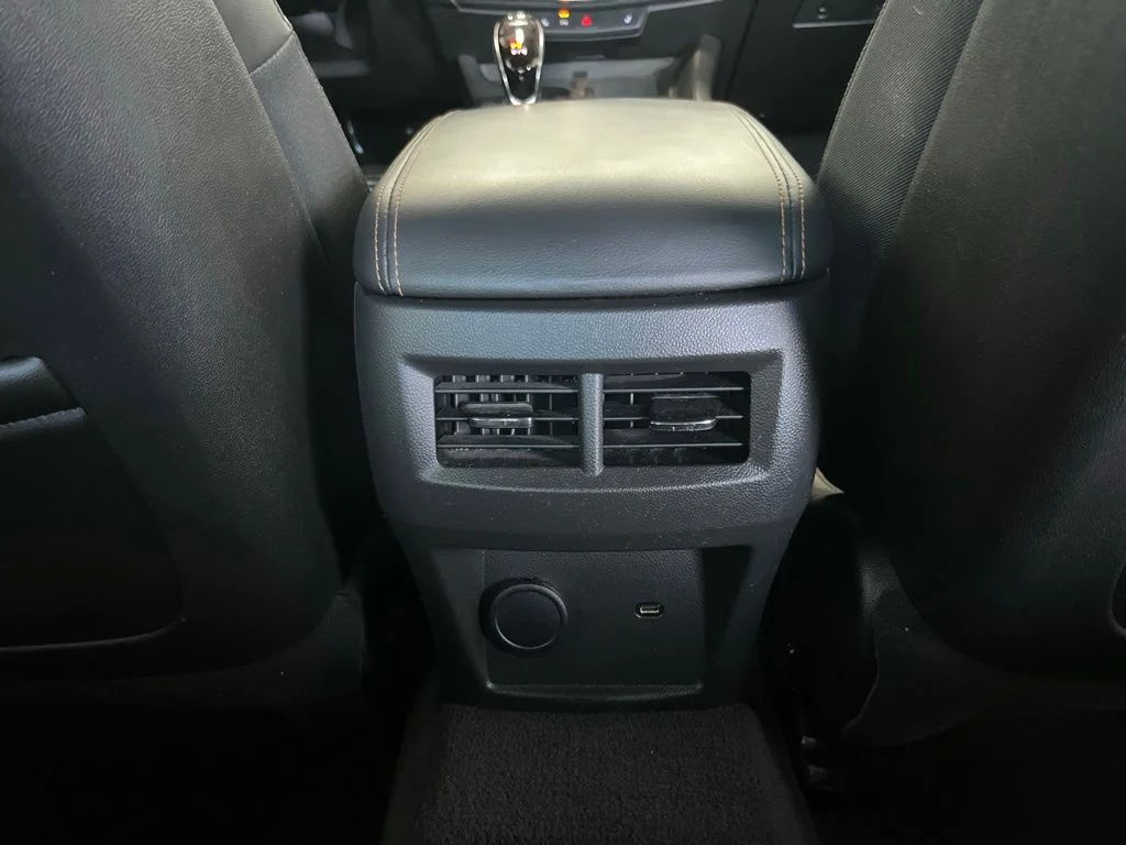 Used 2020 White Cadillac Sport image 23