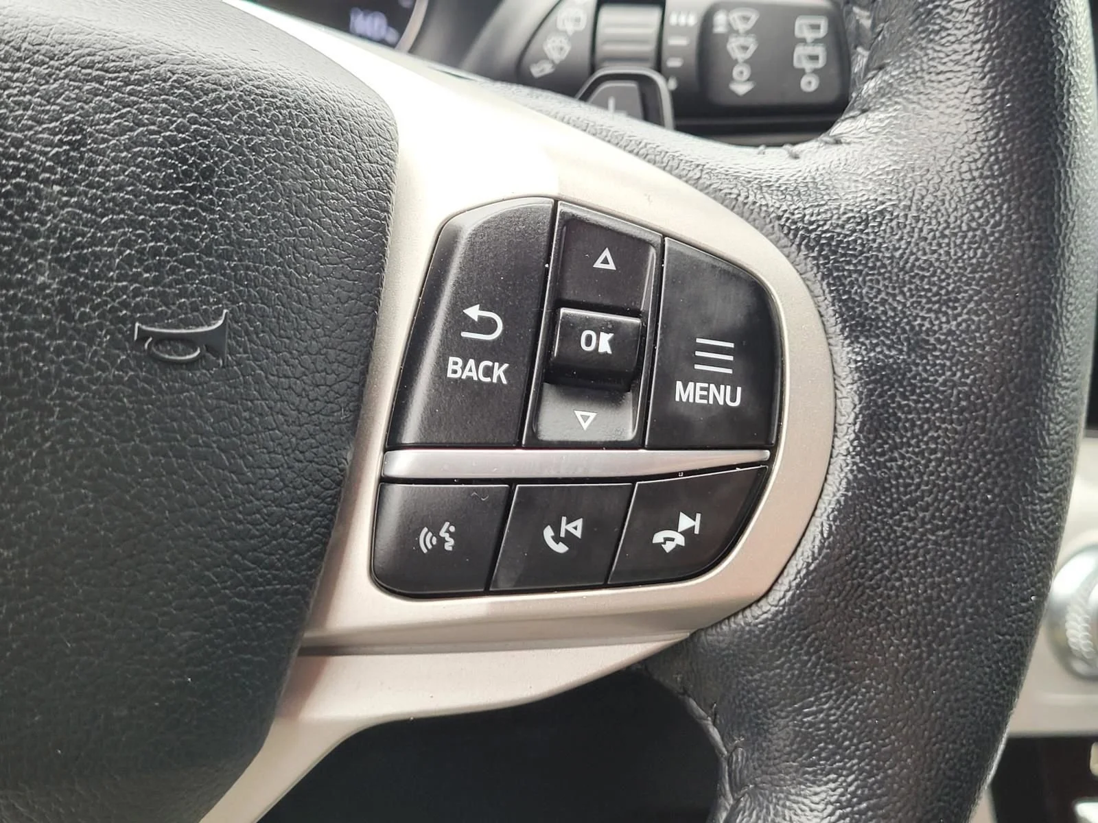 Used 2020 Blue Ford XLT image 32