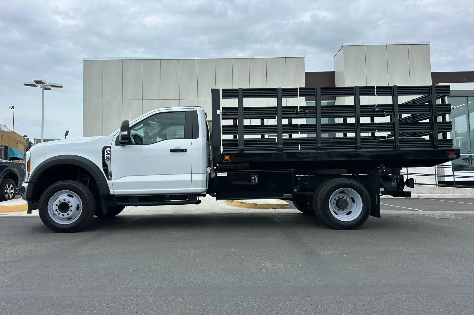 2024 Ford F-450 Super Duty Chassis Cab XL - Photo 6