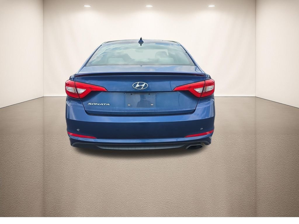 Used 2015 Blue Hyundai SE image 6