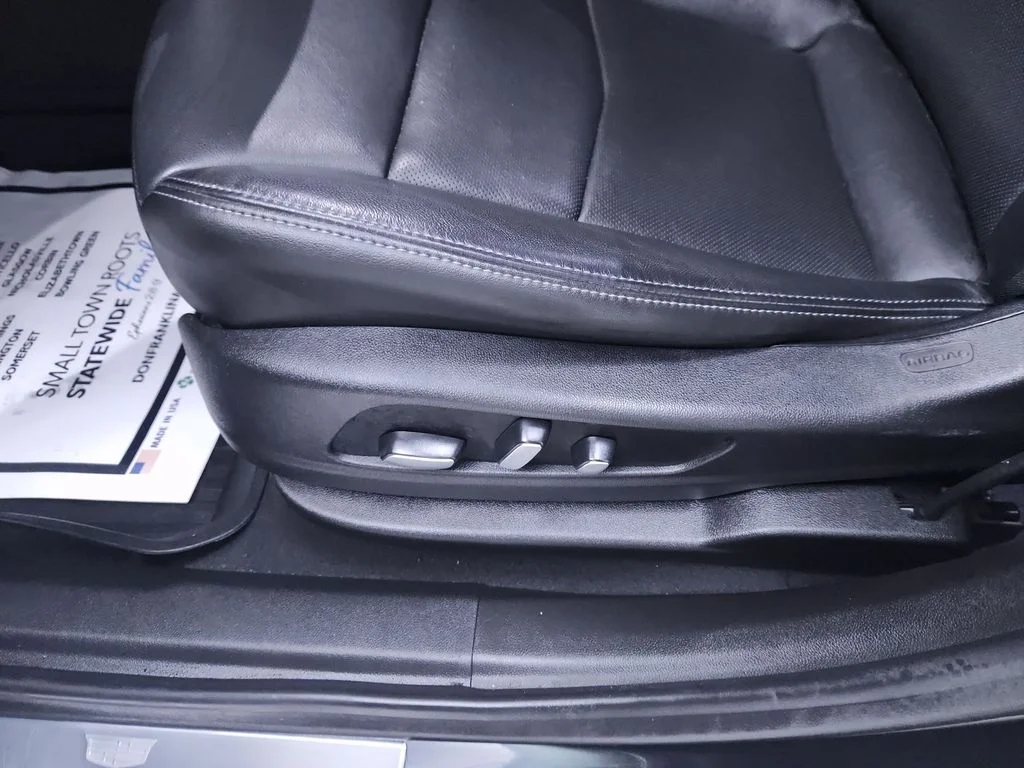 Used 2021 Black Cadillac Sport image 12