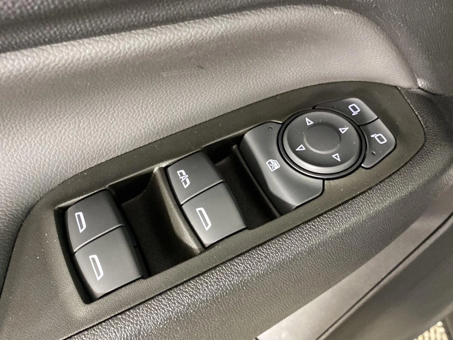 Used 2022 Mosaic Black Metallic Chevrolet LT image 13