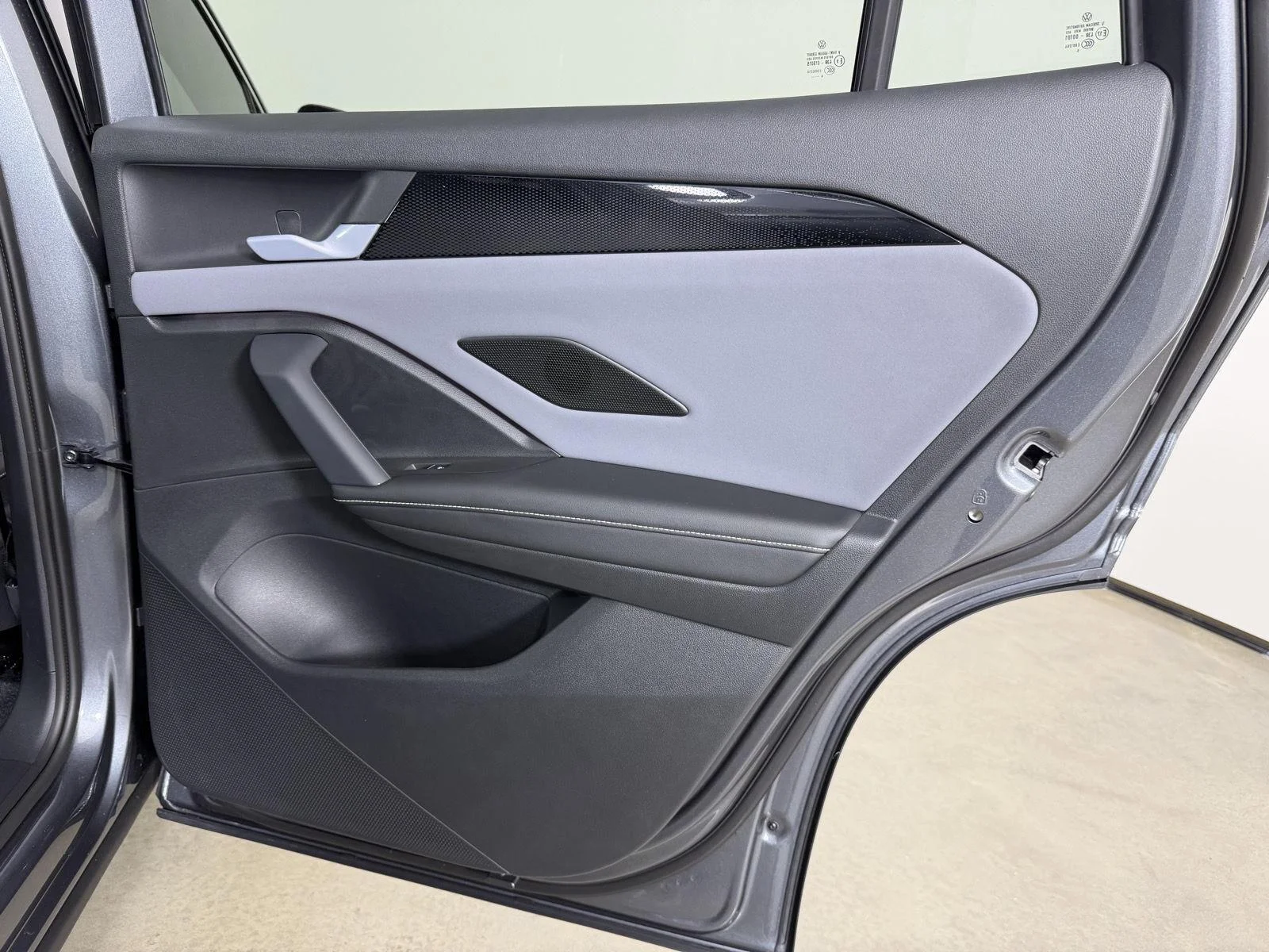 New 2026 Platinum Gray Metallic Volkswagen SE image 17