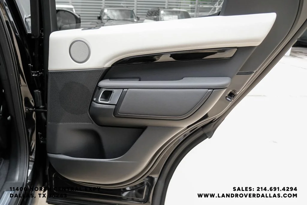 New 2026 Santorini Black Metallic Land Rover S image 47