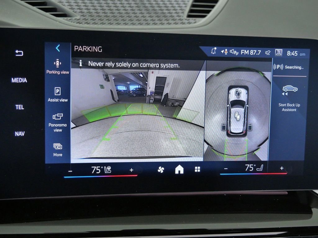 New 2026 Mineral White Metallic BMW xDrive28i image 49