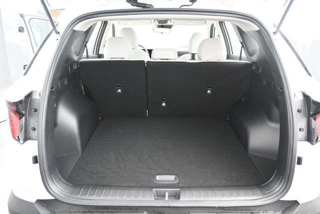 New 2026 White Hyundai SE FWD image 57