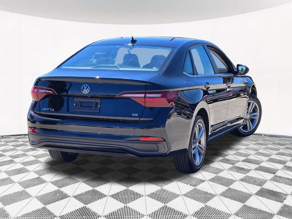 2024 Volkswagen Jetta SE - Photo 13