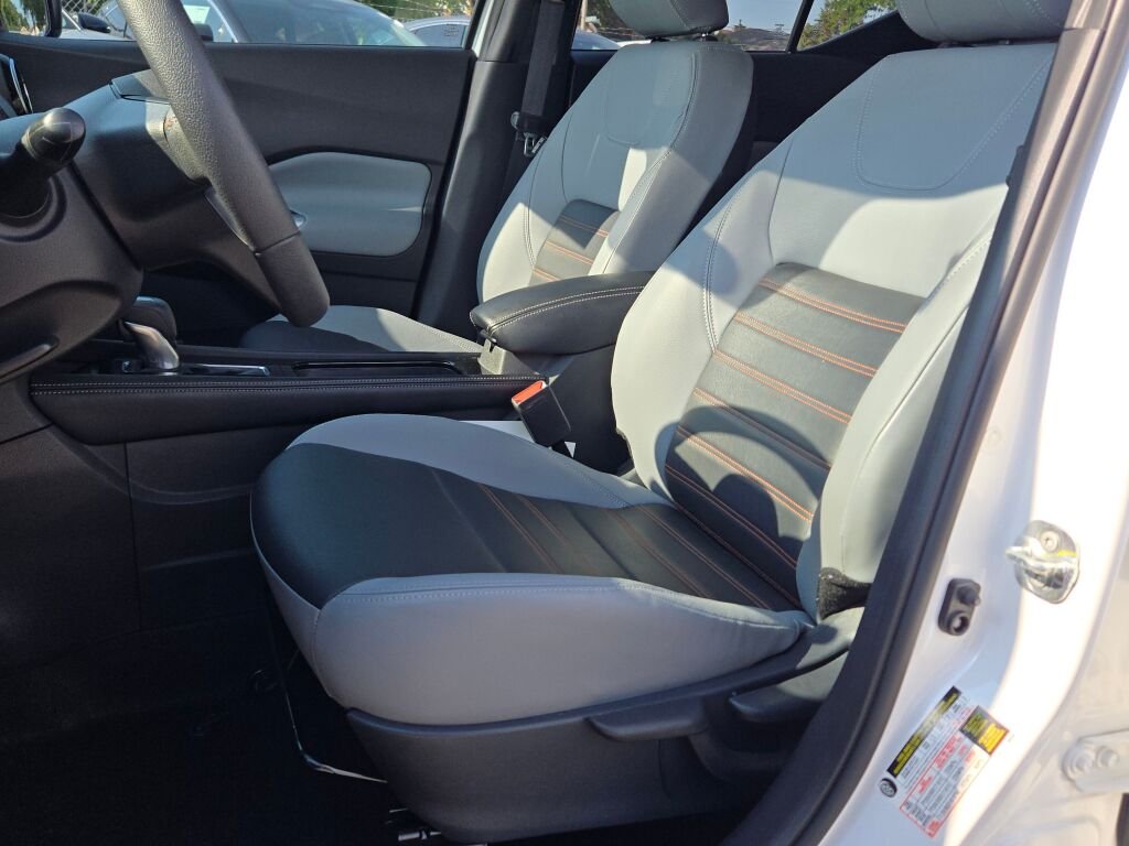 Used 2024 White Nissan SR image 20