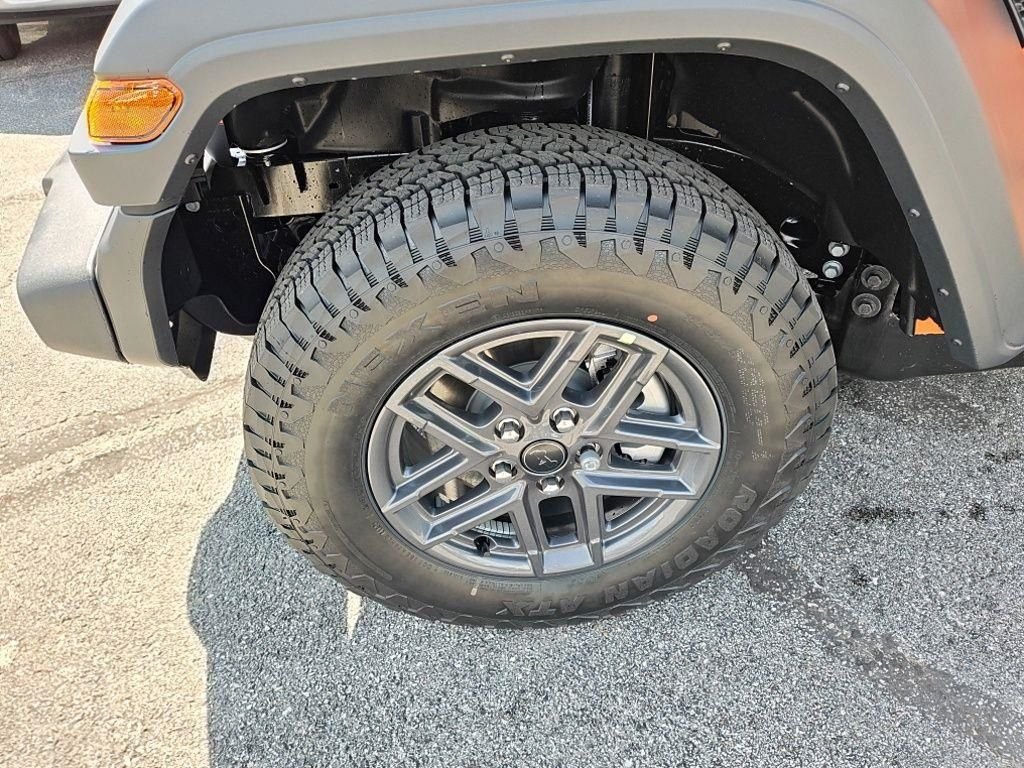 New 2026 Joose Jeep Sport S image 9