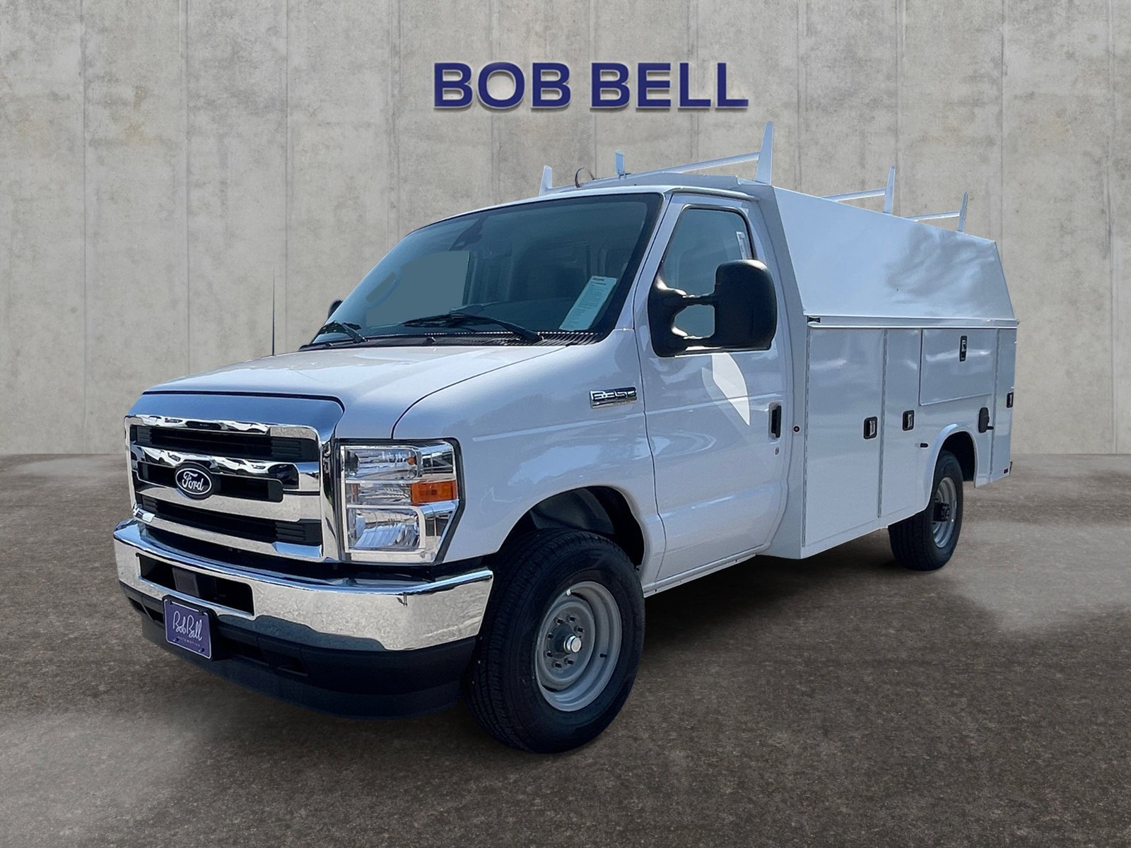2026 Ford E-Series SRW E-350 Super Duty 138 in WB's photo