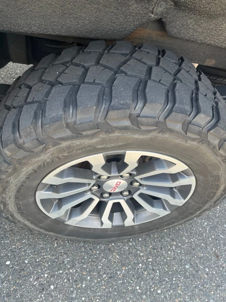 Used 2020 Summit White GMC AT4 image 3