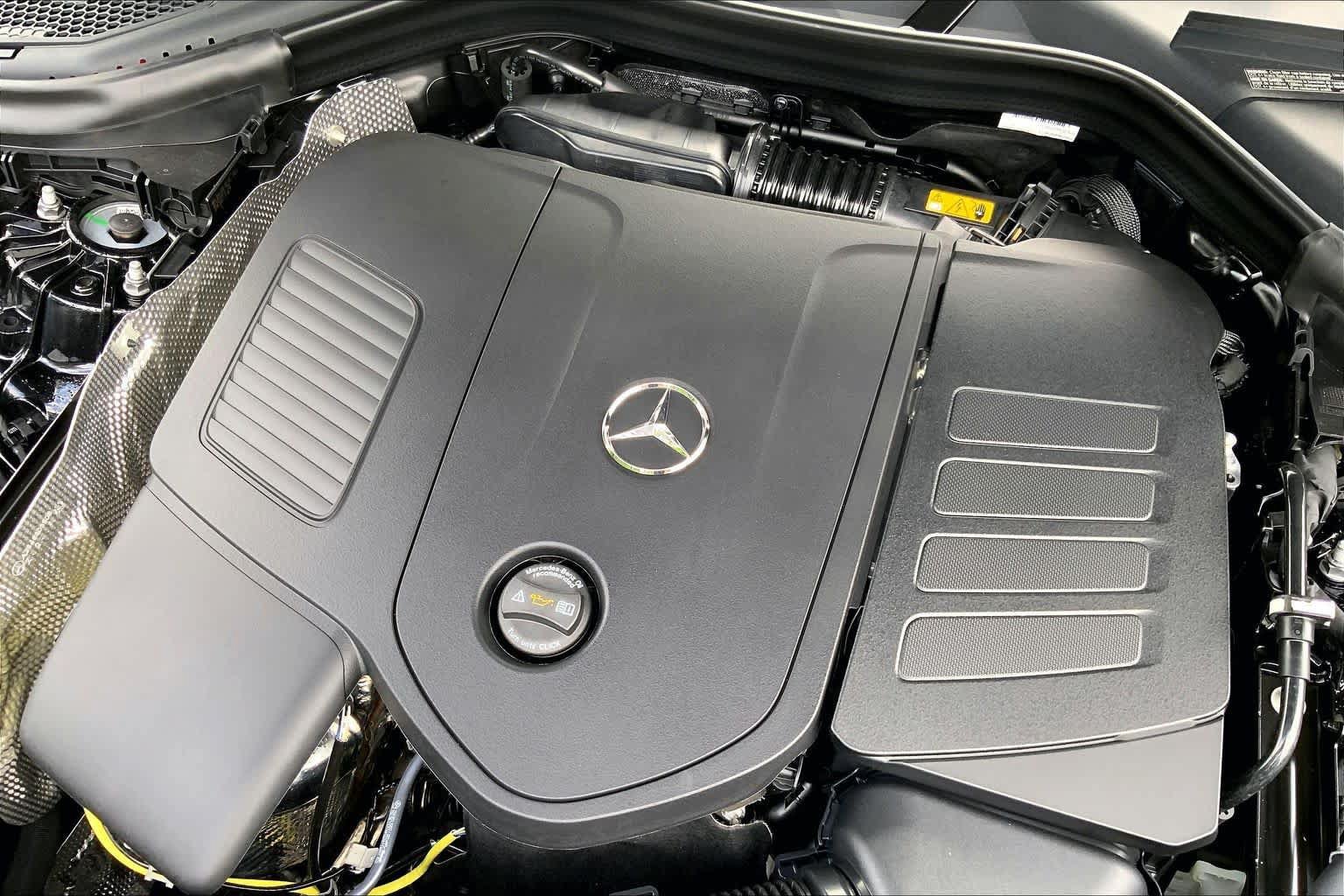 New 2027 Obsidian Black Metallic Mercedes-Benz GLC 300 image 27