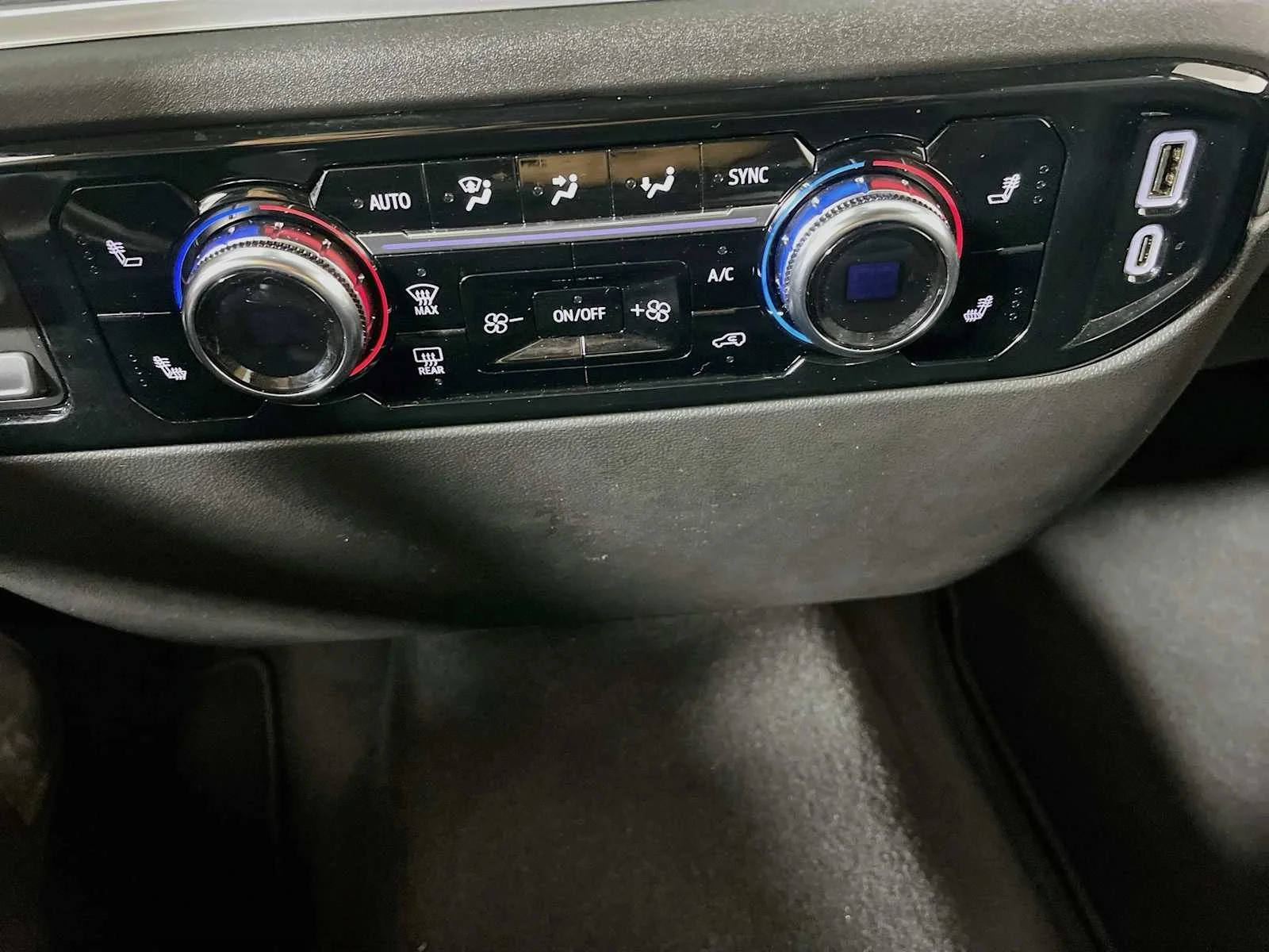 Used 2026 Titanium Rush Metallic GMC SLT image 14