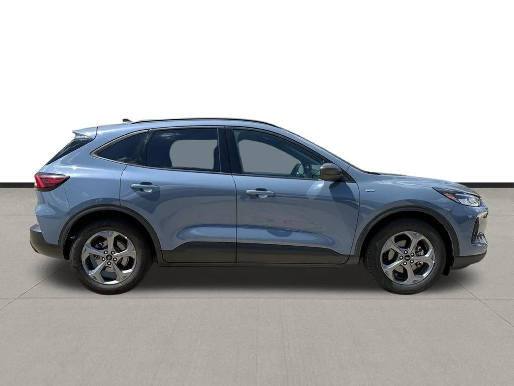 Used 2025 Vapor Blue Ford ST-Line image 12