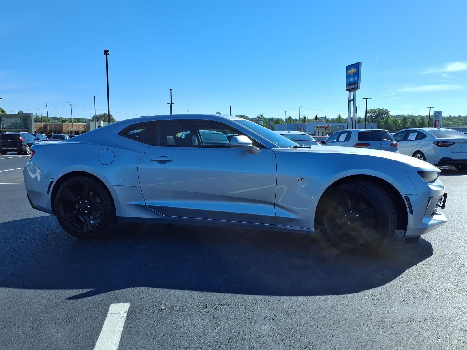 Used 2018 Silver Chevrolet 2LT image 32