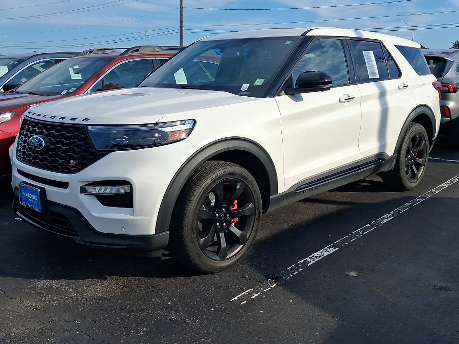 Used 2022  Ford ST image 1