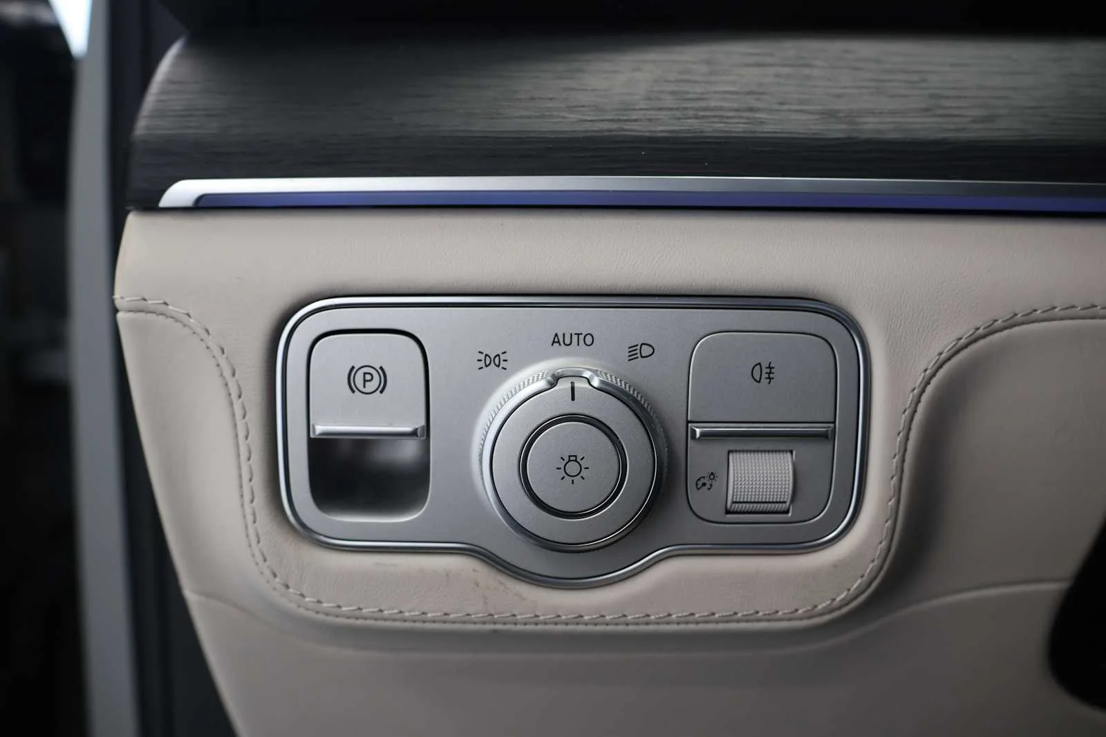 Used 2024 MANUFAKTUR Alpine Grey Mercedes-Benz AMG® GLS 63 image 5