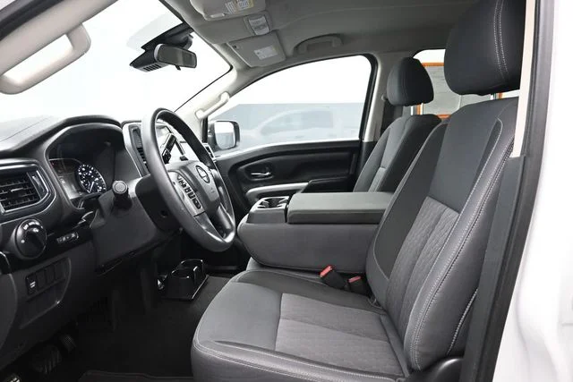 Used 2022 White Nissan SV image 7