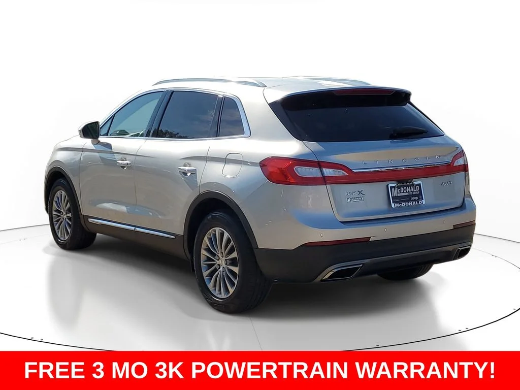 Used 2016 Silver Lincoln Select image 4