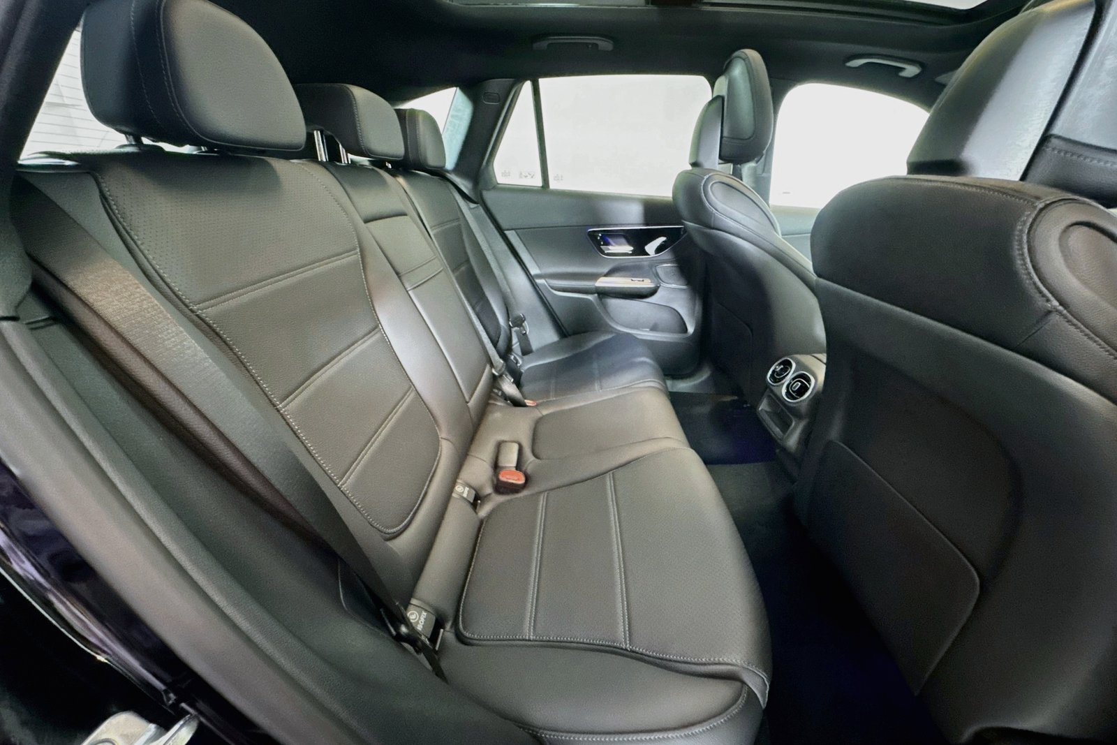 New 2026 Black Mercedes-Benz GLC 300 image 25