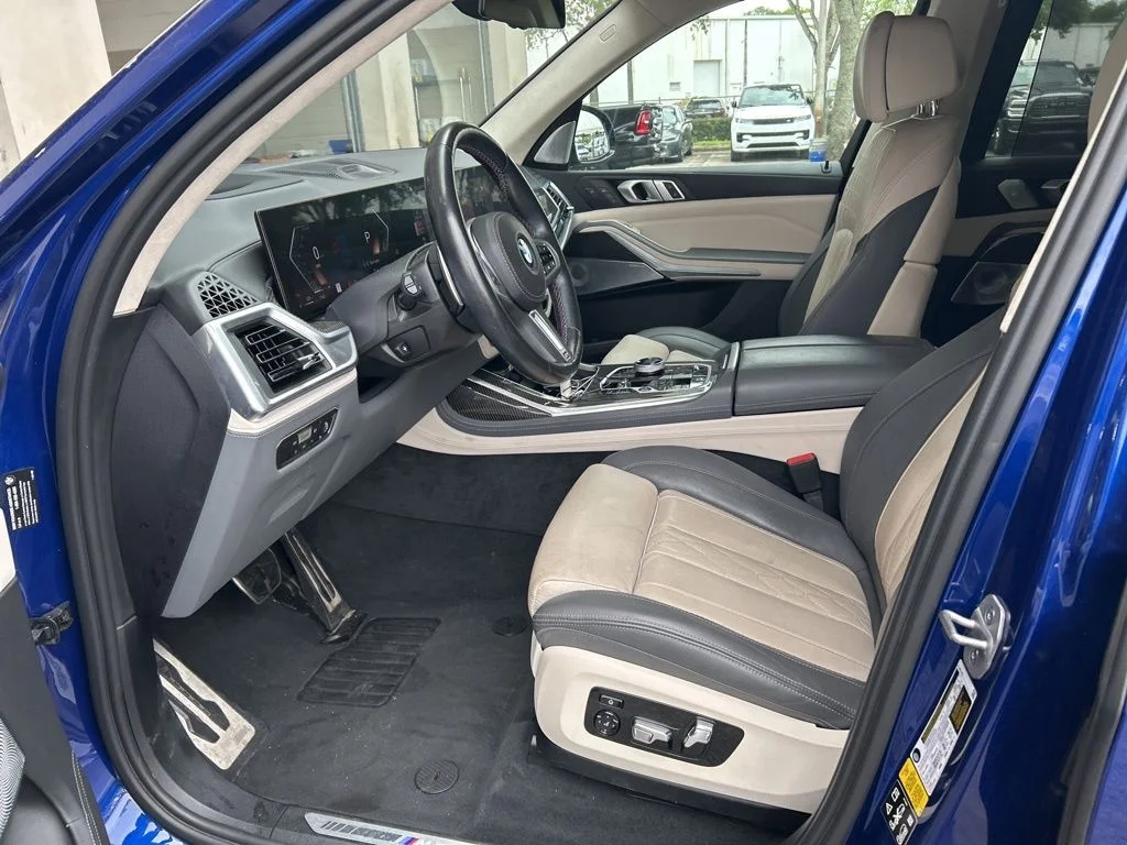 Used 2023 Blue BMW M60i image 6