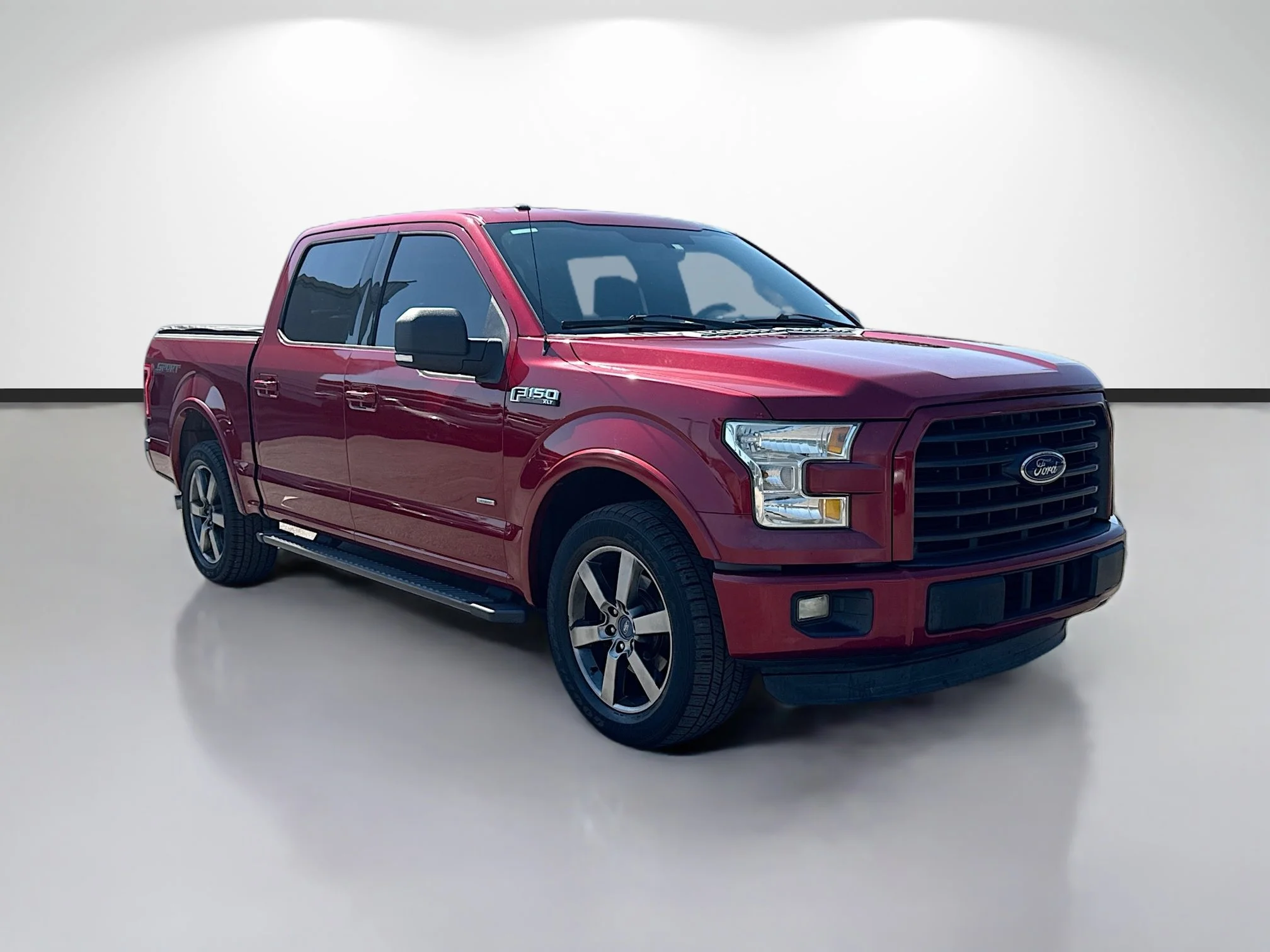 2015 Ford F-150 XLT SuperCrew 145-in's photo