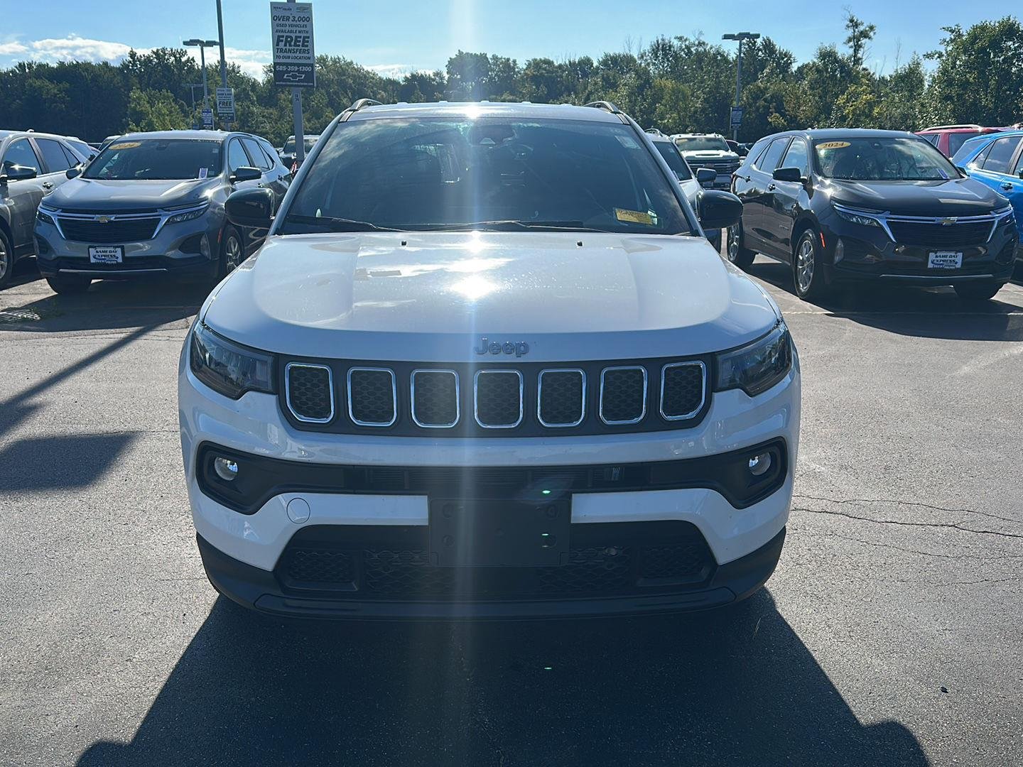 Used 2023 Bright White Clearcoat Jeep Latitude image 6