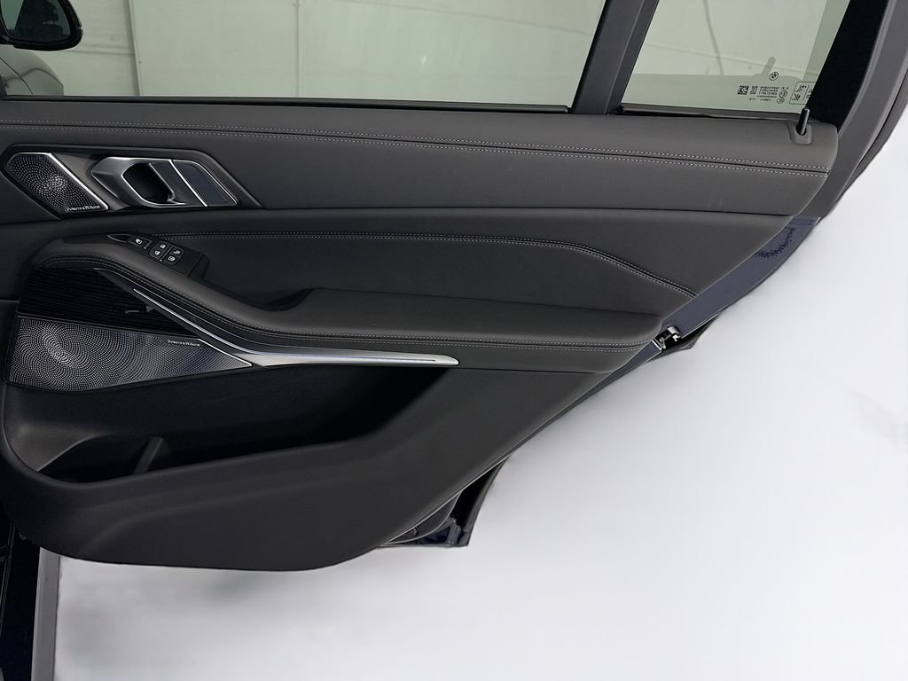 New 2027 Blue BMW M60i image 26